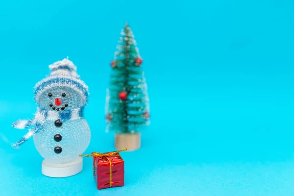 Brinquedo Boneco Neve Presentes Árvore Natal Com Cópia Espaço Natal — Fotografia de Stock