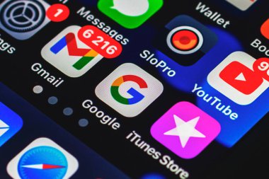 Apple Iphone Sosyal Ağ simgeleri ekranda gösteriliyor. Yakın plan. Telsiai, Litvanya 11-08-2021.