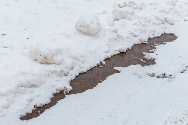 Parte Calle Ciudad Pavimento Mojado Nieve Derrite Concepto Seguridad Vial — Foto de Stock