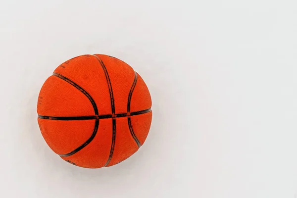 Orange Basketball Ball Lie Snow Close Copy Space — Stock Photo, Image
