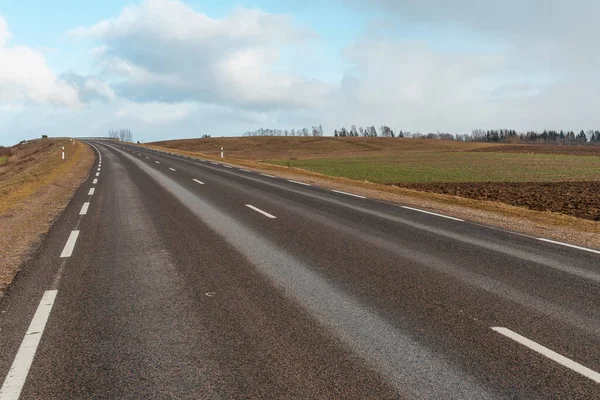 Empty Road Asphalt Landscape Green Spring Meadows Blue Sky White — Stock Photo, Image