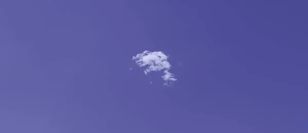 Mor Veri Peri Gökyüzü Akşamları Bir Bulut Huzurlu Huzurlu Bir — Stok fotoğraf