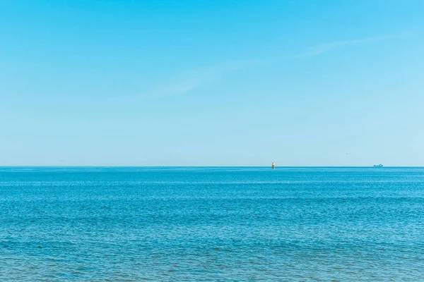 Schöne Morgenhimmel Blauer Himmel Wasser Meer Meer Ruhiges Kühles Entspannendes — Stockfoto