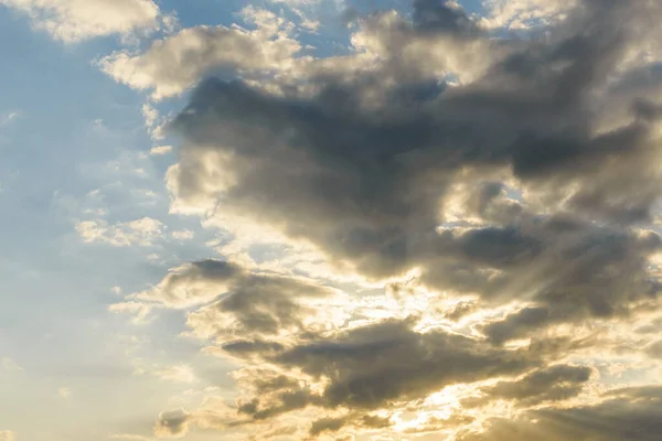 Dramatic Sunset Sky Burning Yellow Clouds Beautiful Nature Fluffy Cloud — Fotografia de Stock