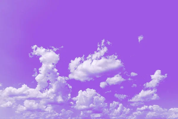Білі Пухнасті Хмари Рожевому Фіолетовому Фоні Неба — стокове фото