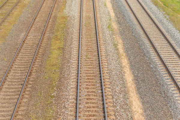 Взгляд Воздуха Три Железнодорожных Пути Летом — стоковое фото