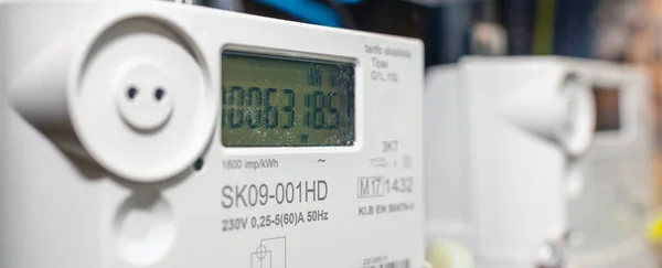 Zwei Intelligente Stromzähler Zur Messung Des Stromverbrauchs Banner Werbung Nahaufnahme — Stockfoto