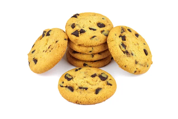 Galletas con trozos de recubrimiento de chocolate aislados en blanco. Co — Foto de Stock