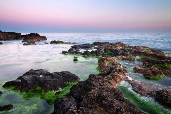 Beautiful seascape. Sea shore at Sunset. Sea and Sky. — Stock Photo, Image