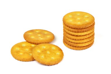 Beyaz arka plan üzerinde izole lezzetli kraker
