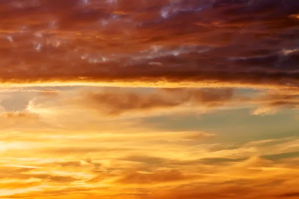 Fiery orange sunset sky. Beautiful sky. Sky Background — Stock Photo, Image