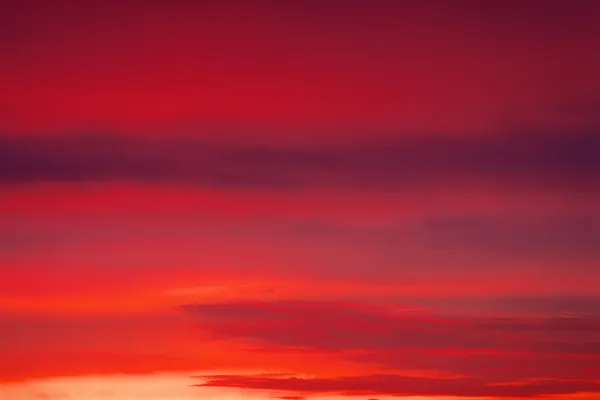 Fiery sunset sky. Beautiful sky. — Stock Photo, Image