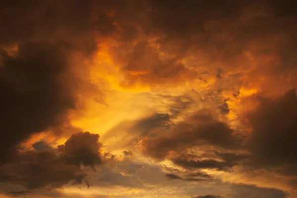 Fantástico Hermoso Amanecer Colorido Con Cielo Nublado Imagen Escénica Luz —  Fotos de Stock