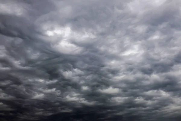 Céu Escuro Cheio Nuvens Antes Chuva — Fotografia de Stock