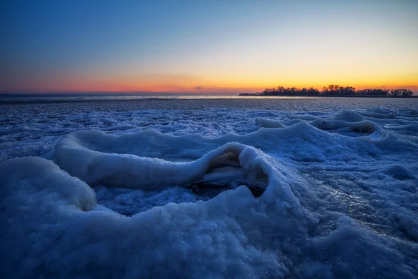 Nascer Sol Rio Gelado Bela Paisagem Inverno Com Lago Tempo — Fotografia de Stock