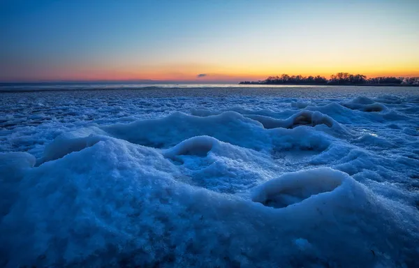 Nascer Sol Rio Gelado Bela Paisagem Inverno Com Lago Tempo — Fotografia de Stock