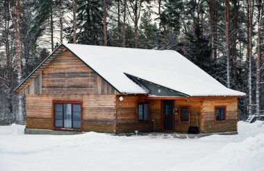 Geleneksel Rus ahşap evi. Karelya köyü, Rusya