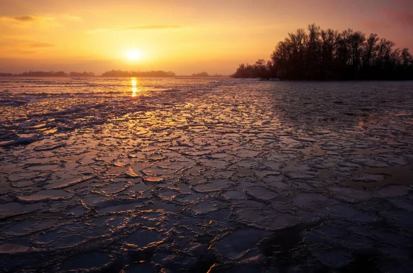 Salida Del Sol Mar Congelado Hermoso Paisaje Invierno Con Lago — Foto de Stock