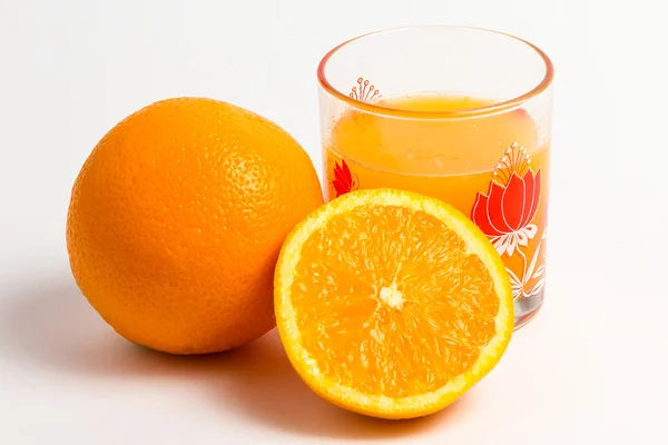 Portakal suyu bir bardak — Stok fotoğraf