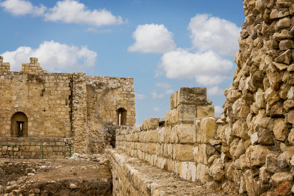 Антипатридская крепость
 .