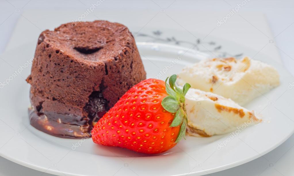 Gateau Volcan Image Libre De Droit Par Suprunvit C