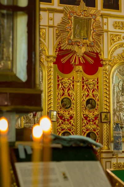Interiér pravoslavného kostela v Jeruzalémě . — Stock fotografie