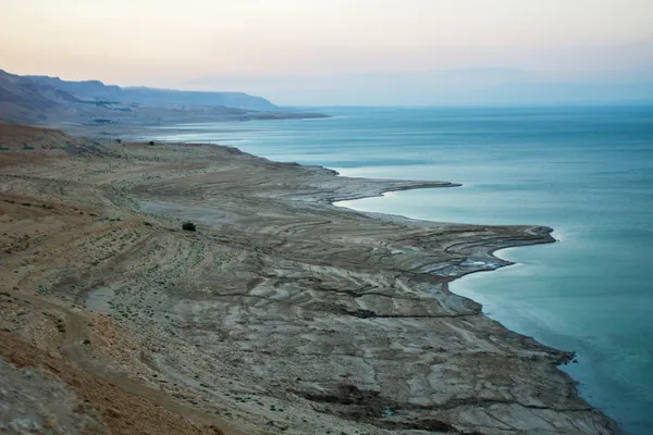 Ölü Deniz'in güzel sahil . — Stok fotoğraf