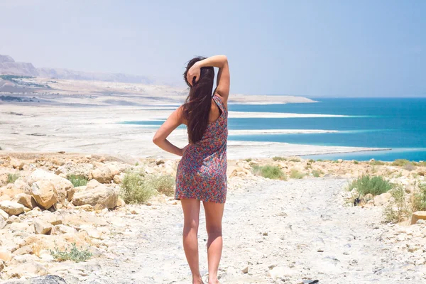 Girl at the Dead Sea — Stock Photo, Image