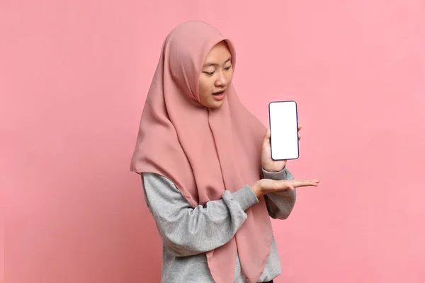 Portrait Shock Beautiful Asian Muslim Female Showing White Screen Phone — Stok Foto