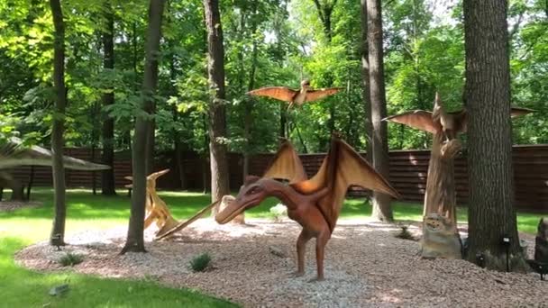 Dino Park Kharkov Ağustos 2021 Orman Parkındaki Dinozor Heykeli Pterosaur — Stok video