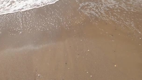Schöne Landschaft Türkisfarbenes Meerwasser Sand Himmel Die Wellen Reichen Vom — Stockvideo