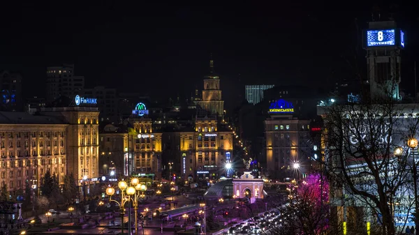 Киев, ночь Майдан Независимости — стоковое фото