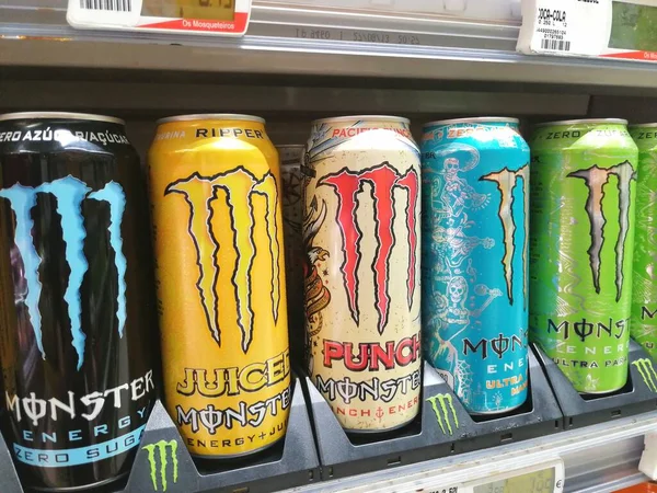 Фару Моншике Португалия 2021 Выбор Энергетических Напитков Monster Продажи Супермаркете Стоковое Фото