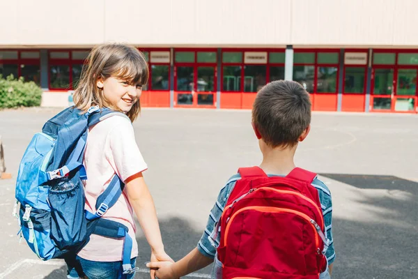 Close Back Brother Sister Backpacks Backs Going School Girl Turned — Fotografia de Stock