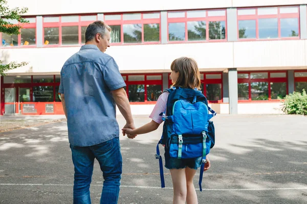 View Back Dad Child Holding Hands Going School Parents Accompany — 스톡 사진