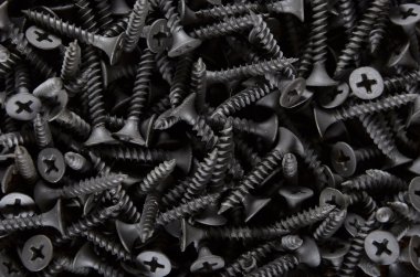 arka planda kendini vurma vidalar