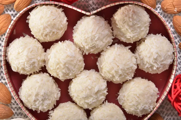 Doces em forma de coração — Fotografia de Stock