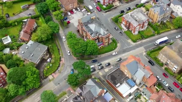 Flydronebilder Sentrum Scarborough Storbritannia Som Viser Britiske Boligeiendommer Historiske Byhus – stockvideo