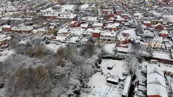Imágenes Aéreas Invierno Día Nevado Ciudad Británica Mirfield Kirklees West — Vídeos de Stock
