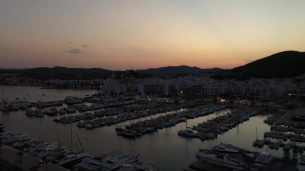 Imágenes Aéreas Hermosa Ciudad Ibiza España Mostrando Ciudad Atardecer Con — Vídeo de stock