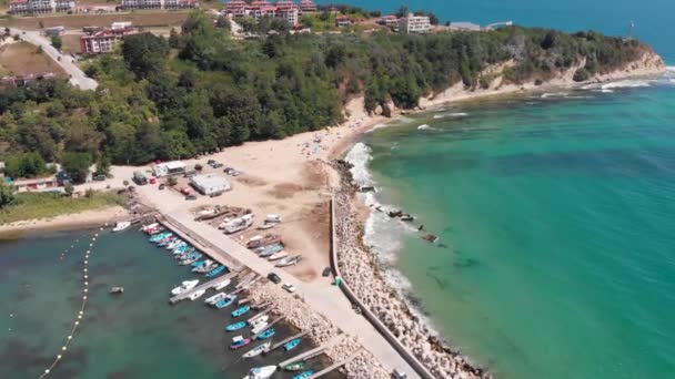 Imágenes Aéreas Hermosa Pequeña Ciudad Balneario Obzor Bulgaria Que Muestra — Vídeo de stock