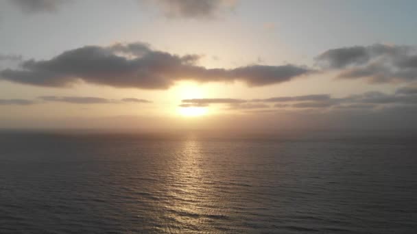 Όμορφο Ηλιοβασίλεμα Πάνω Από Την Όμορφη Παραλία Του Πράσινου Ακρωτηρίου — Αρχείο Βίντεο