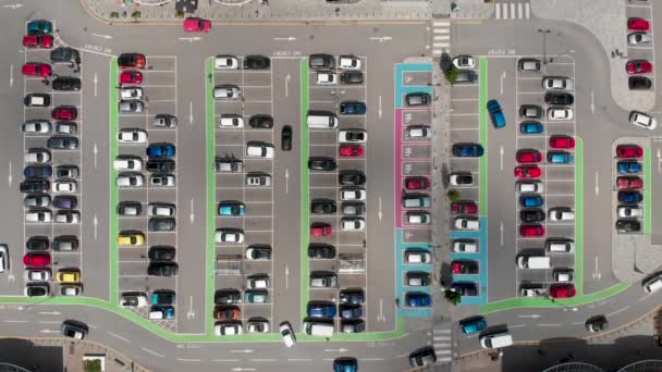 Aerial Footage Busy Car Park Cars Parking Driving Car Park — Wideo stockowe