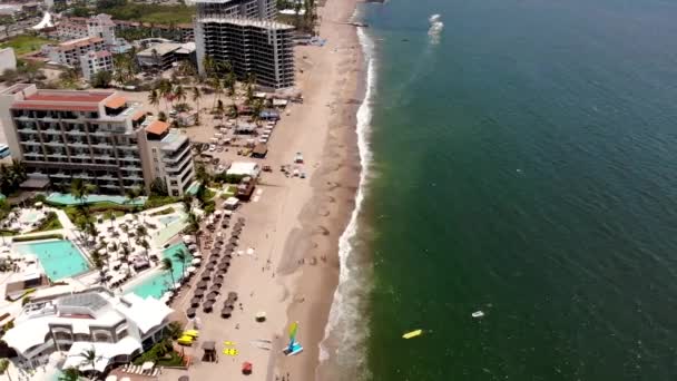 Imágenes Aéreas Aviones Tripulados Hermosa Playa Zona Costera Puerto Vallarta — Vídeo de stock