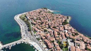 Bulgaristan 'ın Sunny Beach bölgesindeki güzel sahil şeridine ait hava görüntüleri, Nessebar' ın çektiği insansız hava aracı küçük ev, misafir evi ve iş yerlerini gösteriyor.