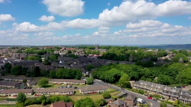 Aerial Footage British Village Pudsey Leeds Showing Typical Housing Estates — Αρχείο Βίντεο