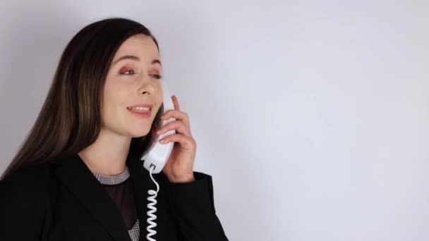 Eine Junge Frau Businessanzug Die Telefon Anruft Und Romantisch Mit — Stockvideo