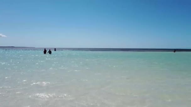 Cococay Багамские Острова Апреля 2019 Красивый Тропический Пляж Литтл Стируп — стоковое видео