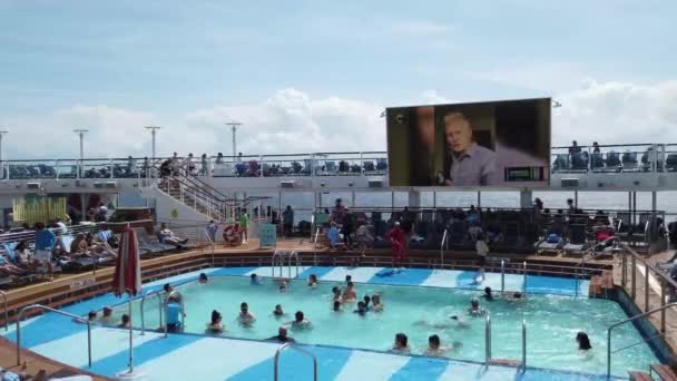 Nassau Bahama April 2019 Mensen Die Plezier Hebben Een Cruiseschip — Stockvideo