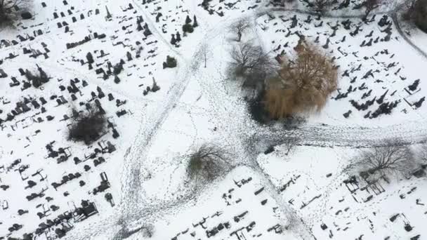Nagranie Lotnicze Śnieżnego Dnia Mieście Leeds Wielkiej Brytanii Pokazujące Cmentarz — Wideo stockowe